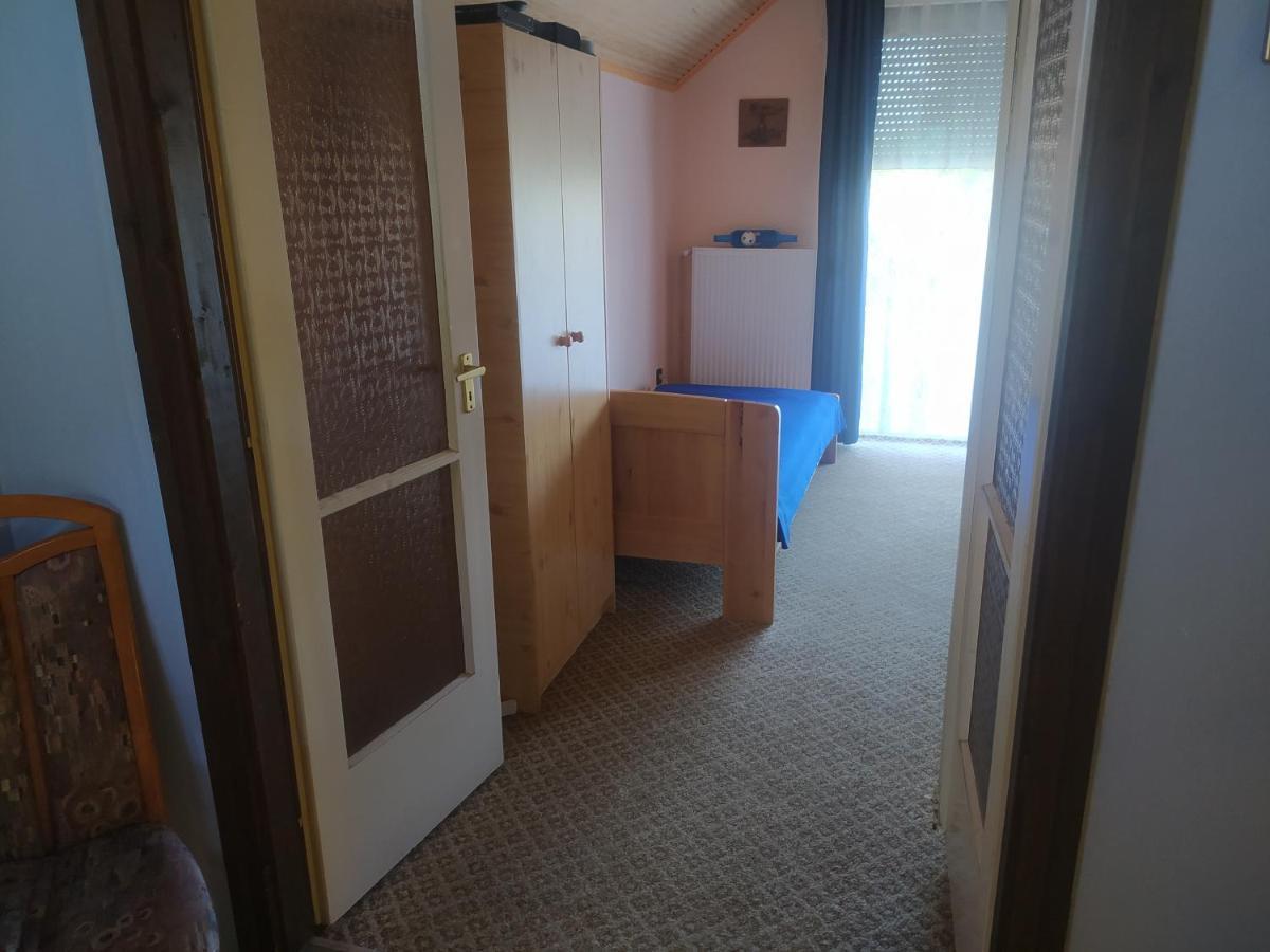 Etus Vendégház Balatonfenyves Exterior foto